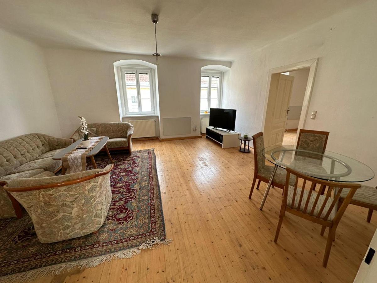 Central Plaza Family Apartment 2 Bedroom Bruckneudorf Bagian luar foto